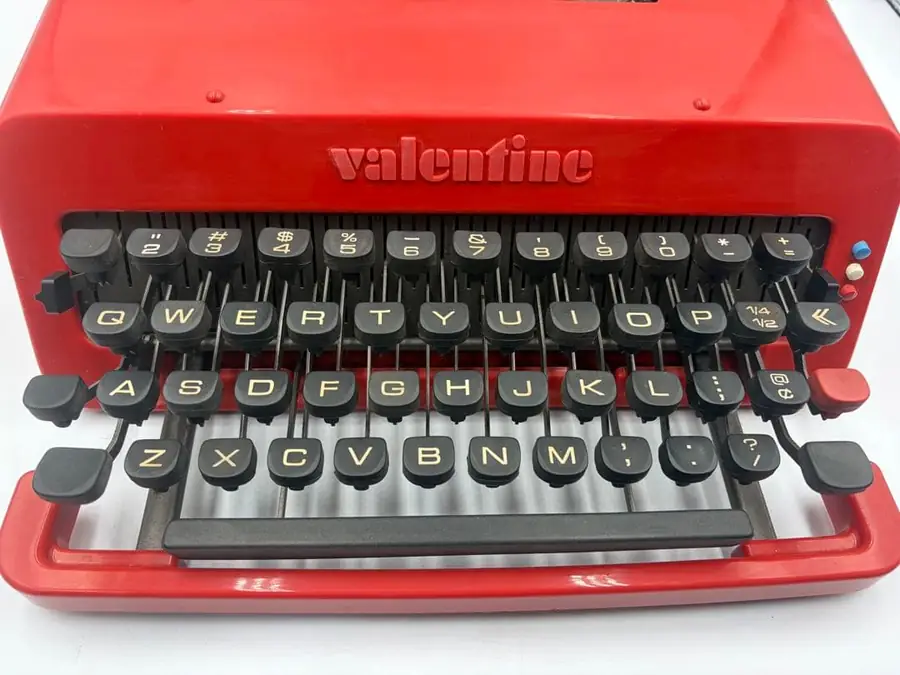 オリベッティ Valentine タイプライター（赤・ケース付き）の買取実績写真3